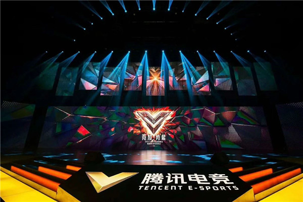 超競(jìng)集團(tuán)正式發(fā)布！浚源傾心設(shè)計(jì)的全國首家全功能專業(yè)電競(jìng)產(chǎn)業(yè)園——“上海國際新文創(chuàng)電競(jìng)中心”精彩亮相，競(jìng)放勢(shì)能！